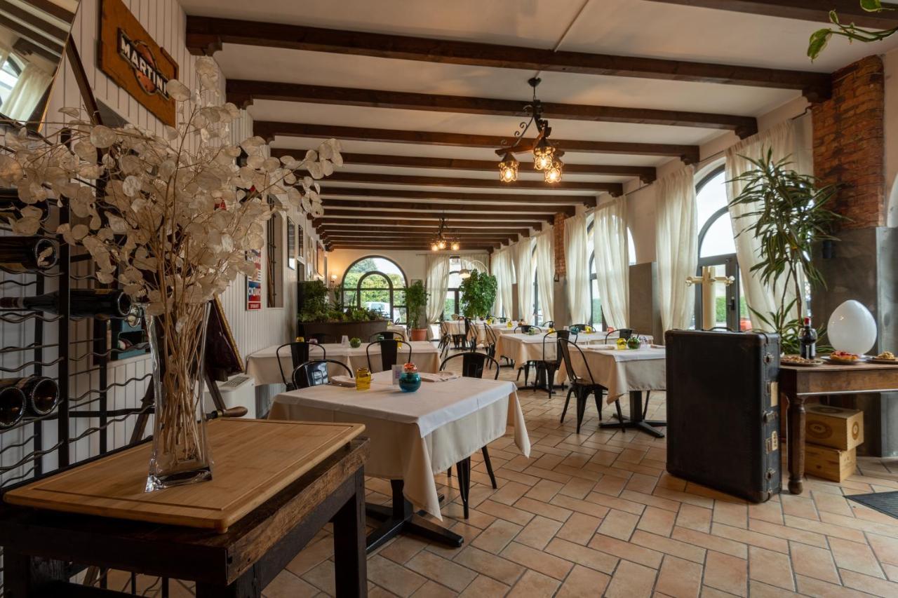 Cazzago San Martino Il Glicine B&B Ristorante المظهر الخارجي الصورة